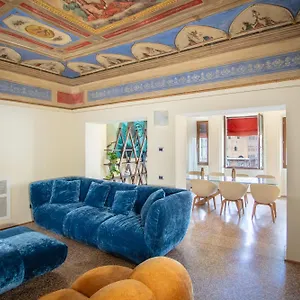 garisenda-apartment.emilia-romagnahotels.net/